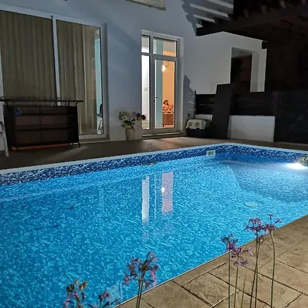 Vitamin Blue Protaras